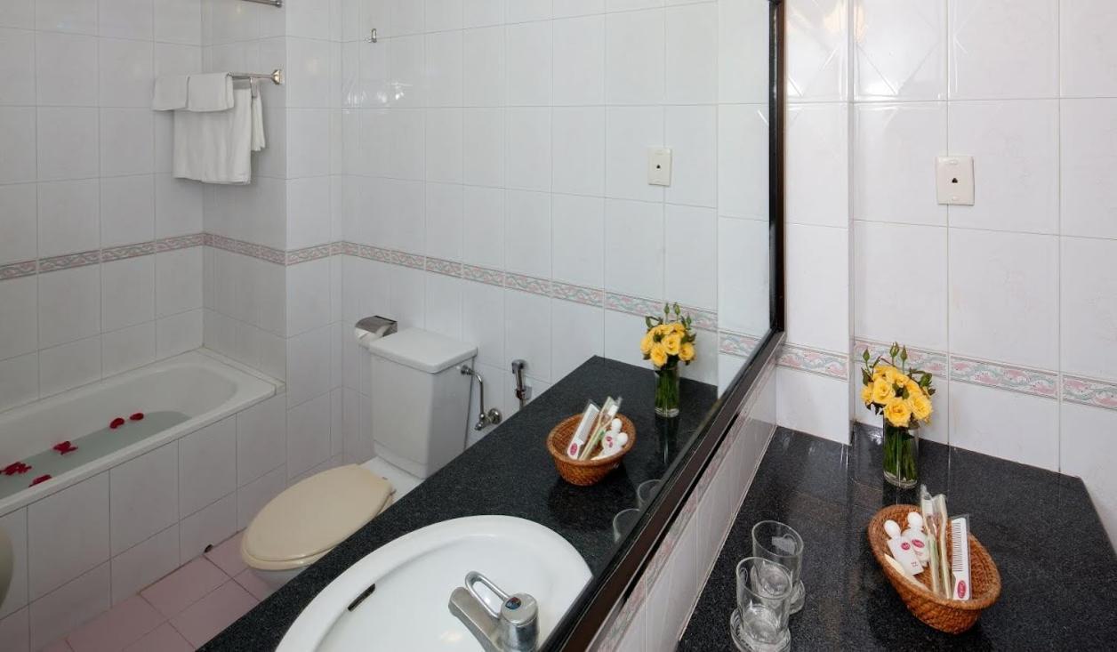 Lucky Central Hotel & Travel Hanoi Eksteriør bilde